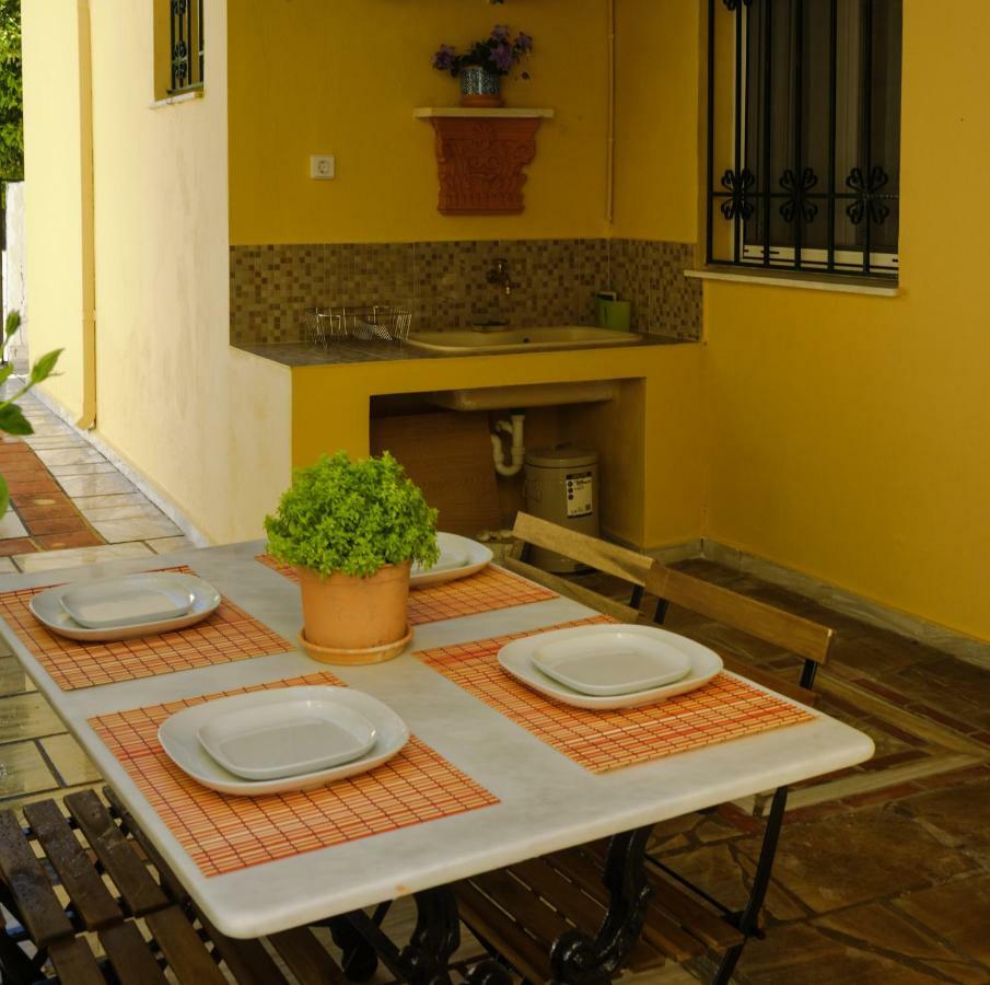 House With Garden Near The Sea Apartment Agia Efimia Exterior photo
