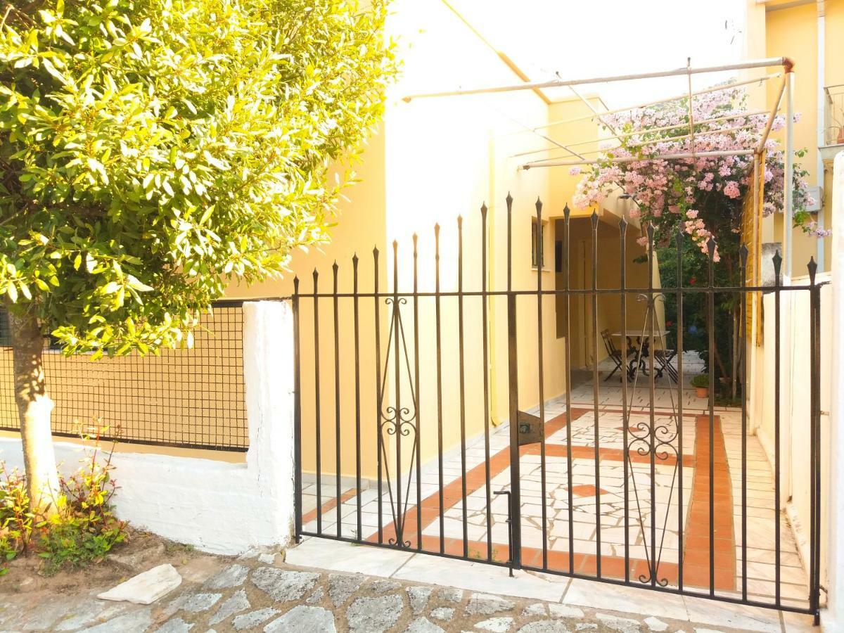 House With Garden Near The Sea Apartment Agia Efimia Exterior photo